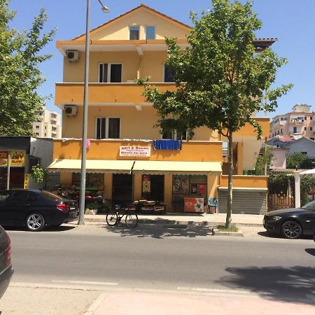 Vogli'S House Apartments & Rooms Durres Exterior photo