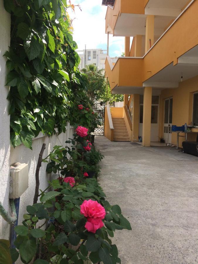 Vogli'S House Apartments & Rooms Durres Exterior photo